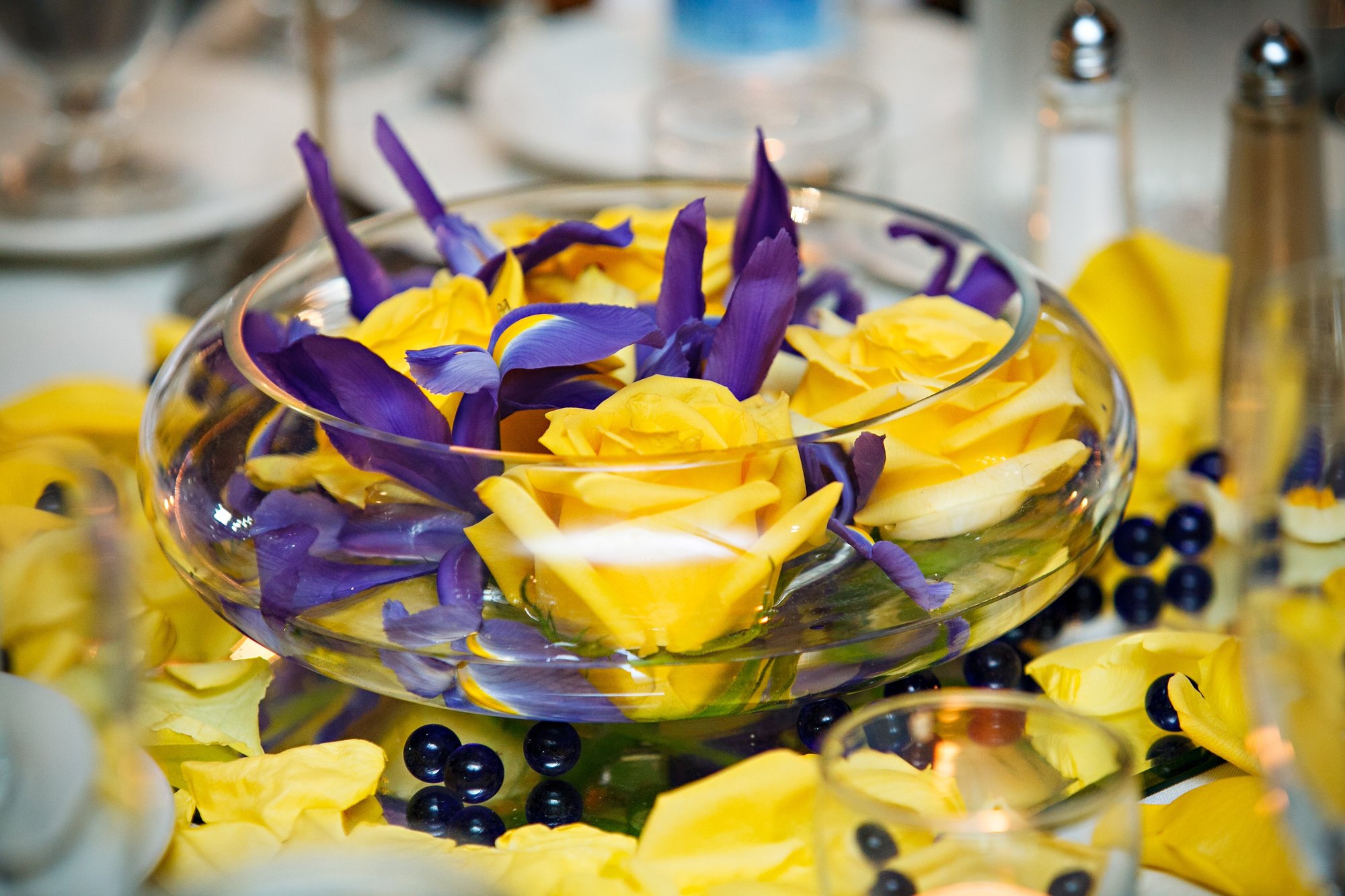 yellow floral centerpiece for autumn