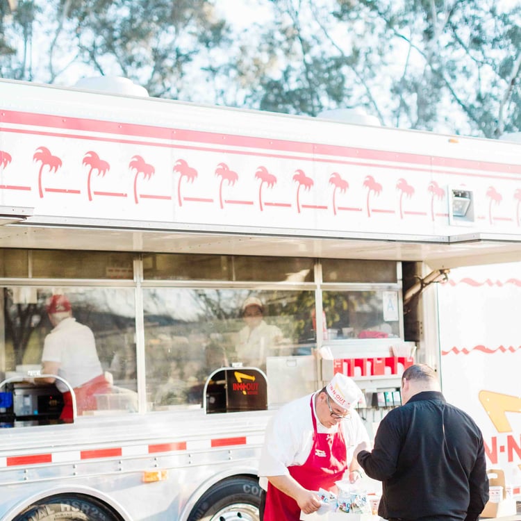 IN-N-OUT FOOD TRUCK FUN AT LINDSEY & CODY'S SOCAL WEDDING