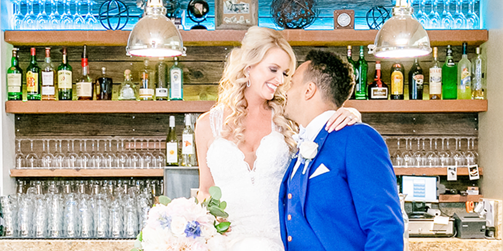 8 Fabulous Wedding Bar Trends