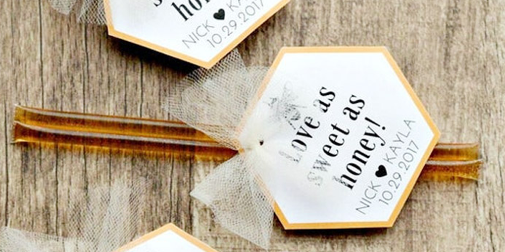 32 Personalized Wedding Favors Unique to Your Big Day