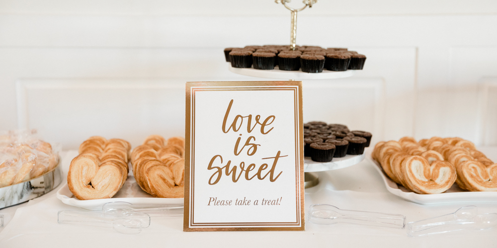 7 Fabulous Foodie Favors for Outdoor Weddings