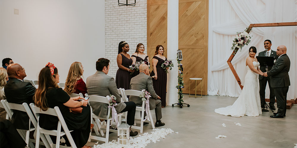 How to be a Great Wedding Guest in 2020