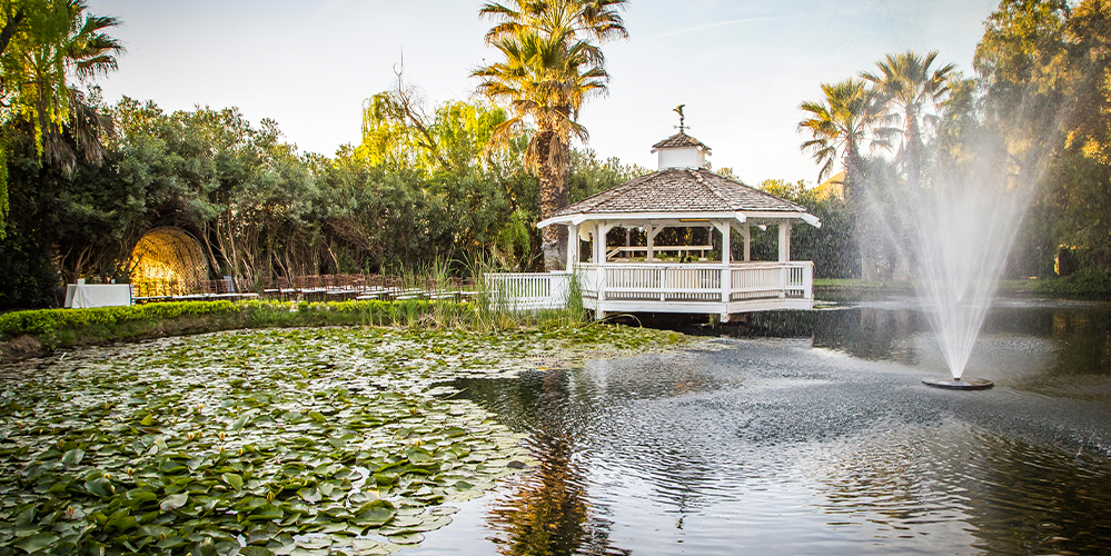 Real Wedding Feature - Lakeside Retreat