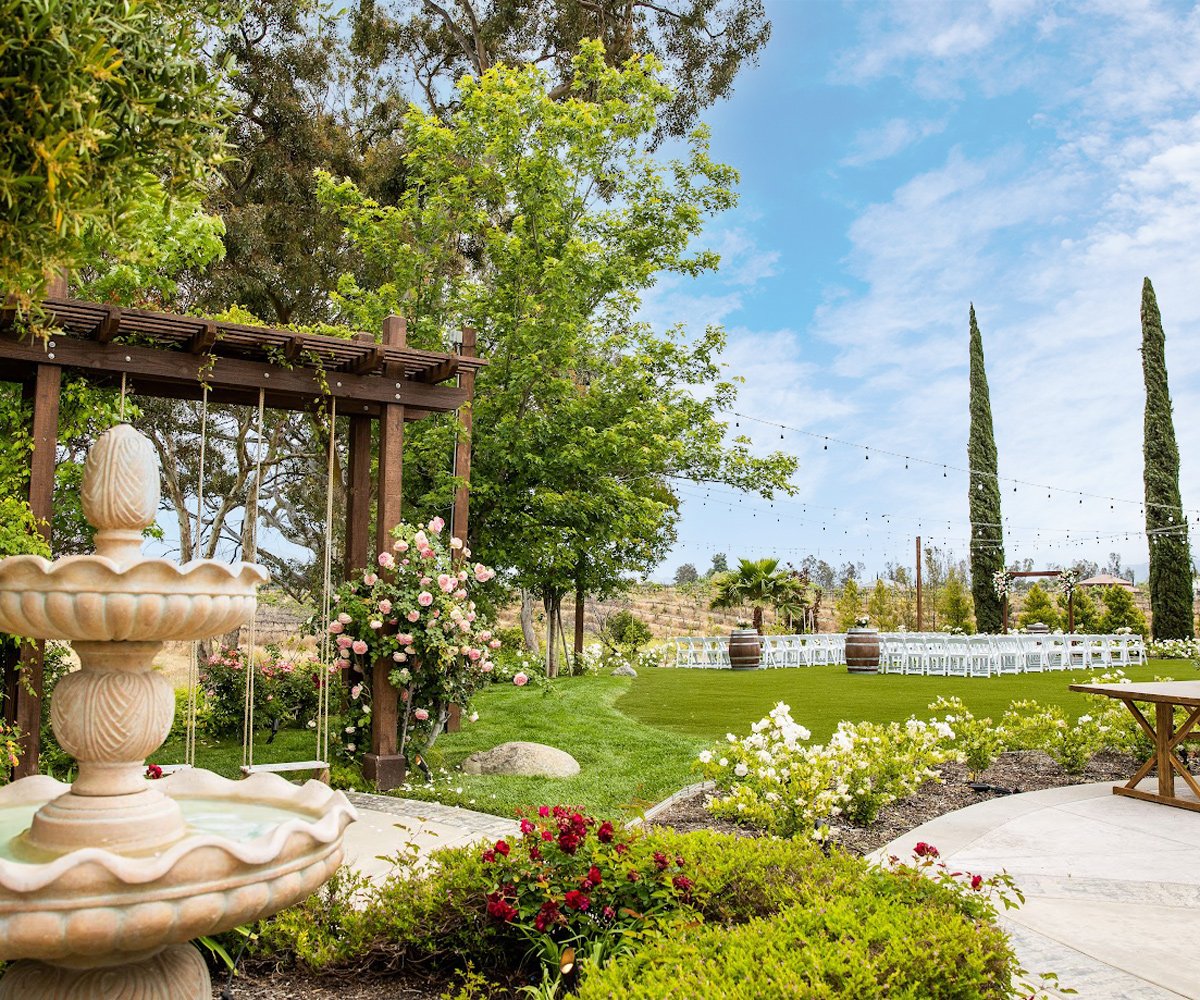 FOuntain at Bel Vino Winery by Wedgewood Weddings