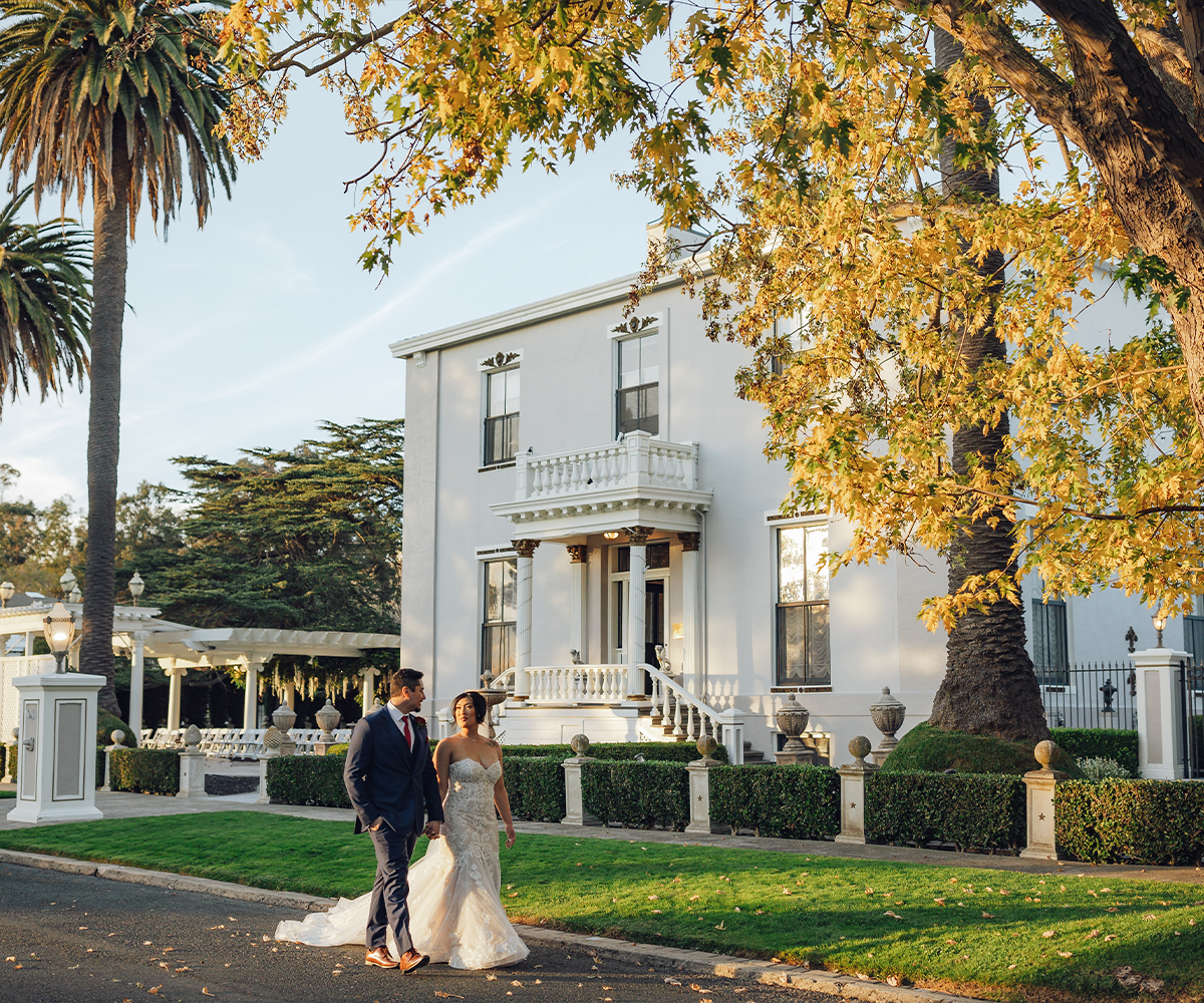 Fall photo op at Jefferson Street Mansion by Wedgewood Weddings