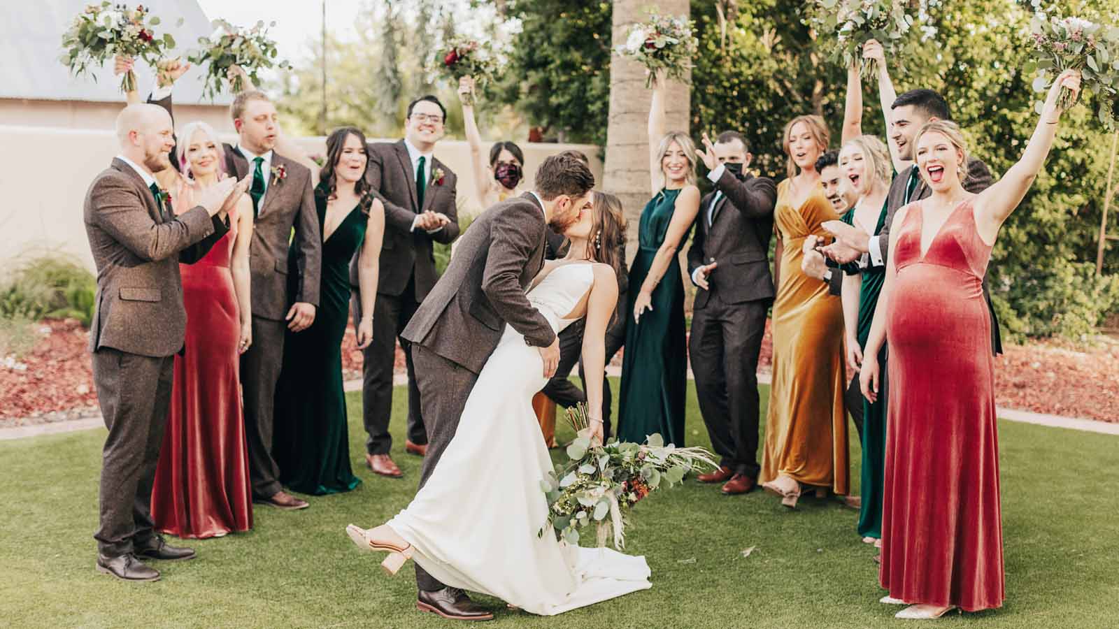 16 Fun Wedding Party Photo Ideas