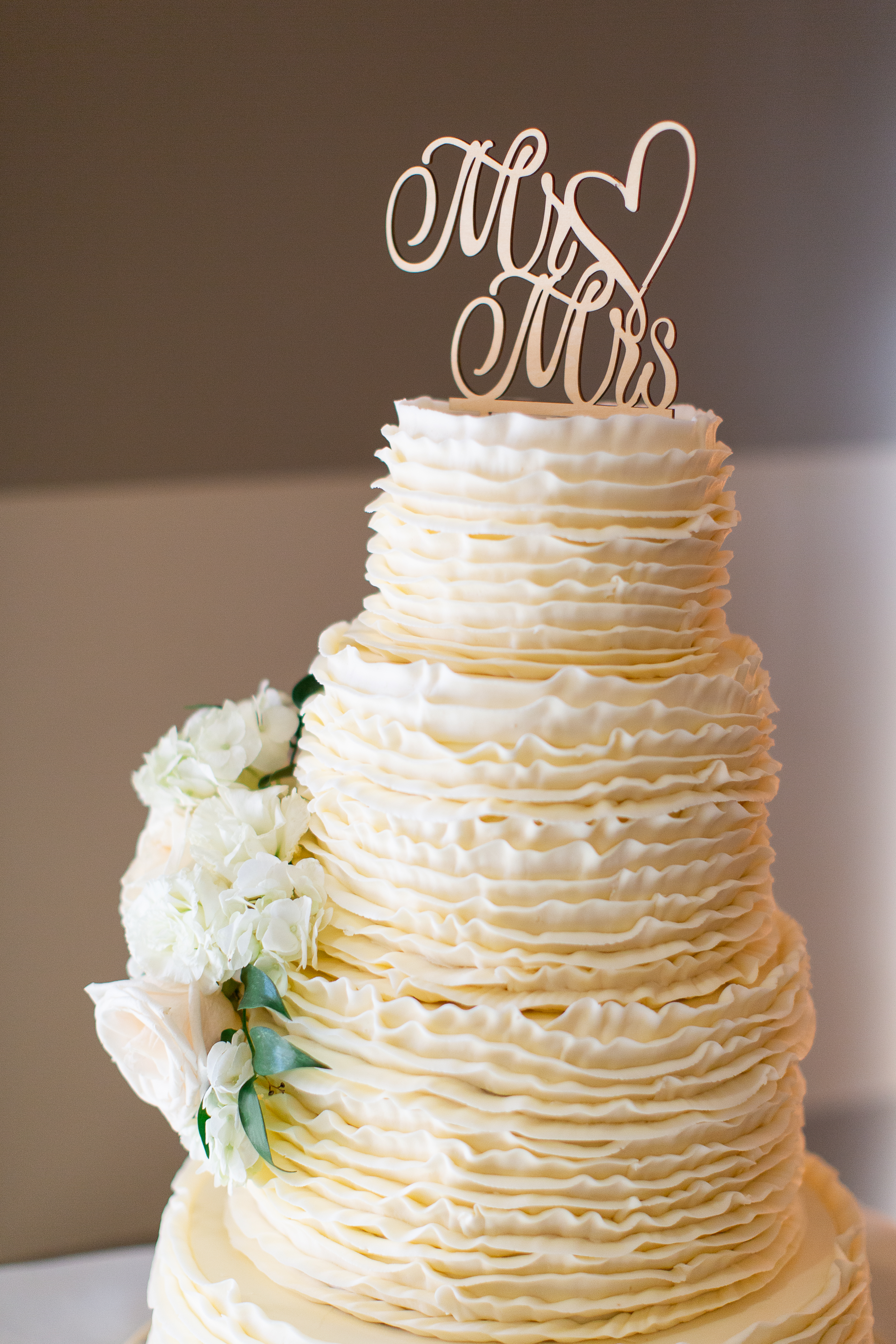 white textured wedding cake at Vellano Estate