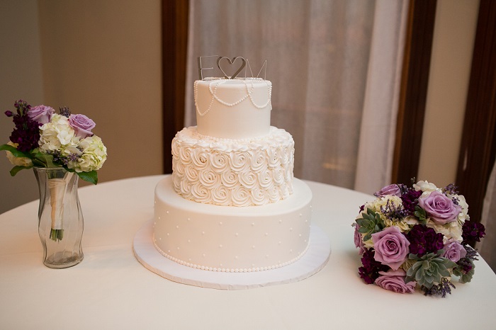 Initial wedding cake topper at Wedgewood Weddings