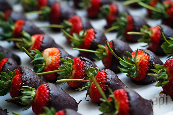 Wedgewood Weddings chocolate covered strawberries
