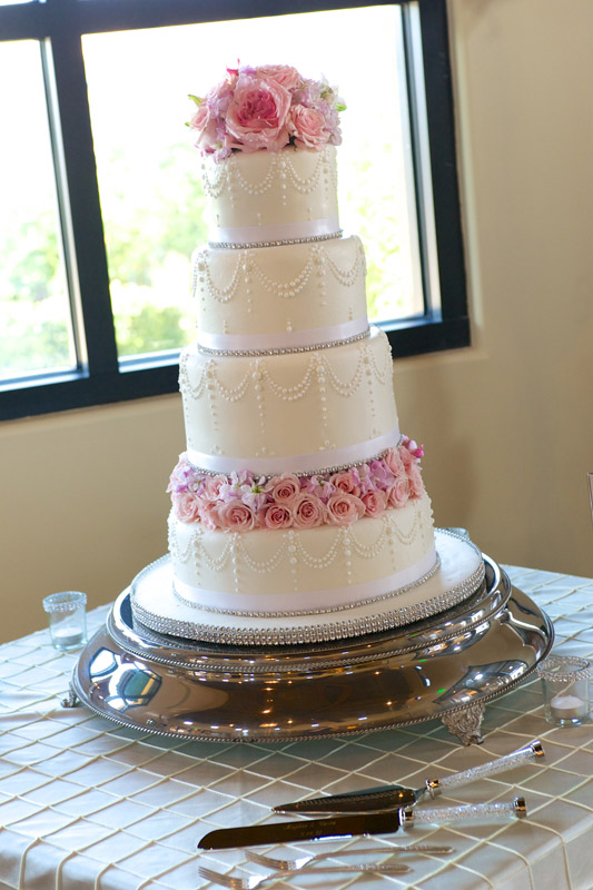 romantic pearl wedding cake